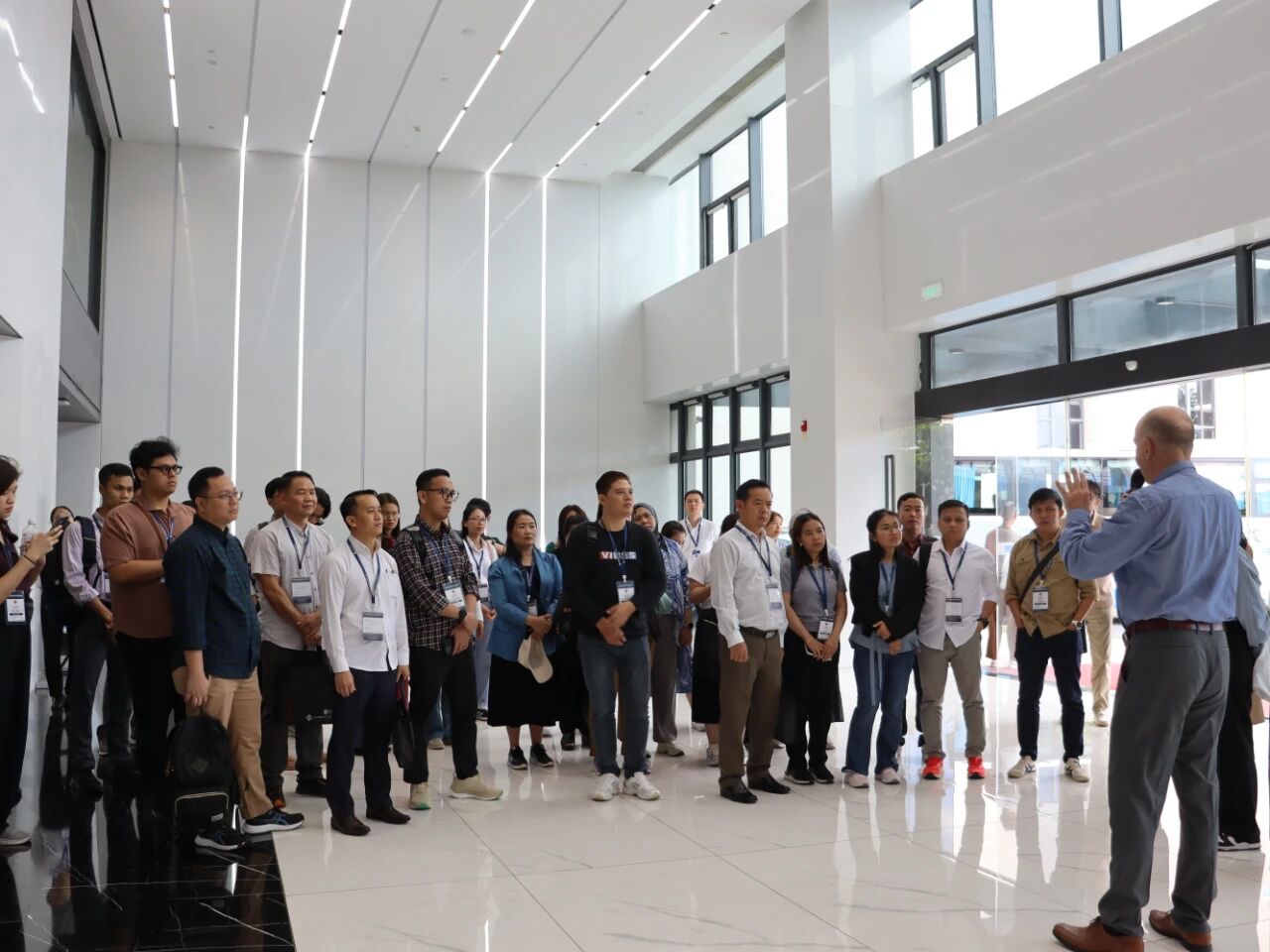 ������óЭ��������ɫ��ҵ���ްൽ��������Խ��7176111����